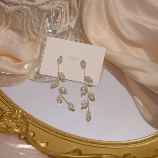 Zircon Temperament Pearl Chain Back Hanging Type Two Ear Bone Clip Earrings - Image 8