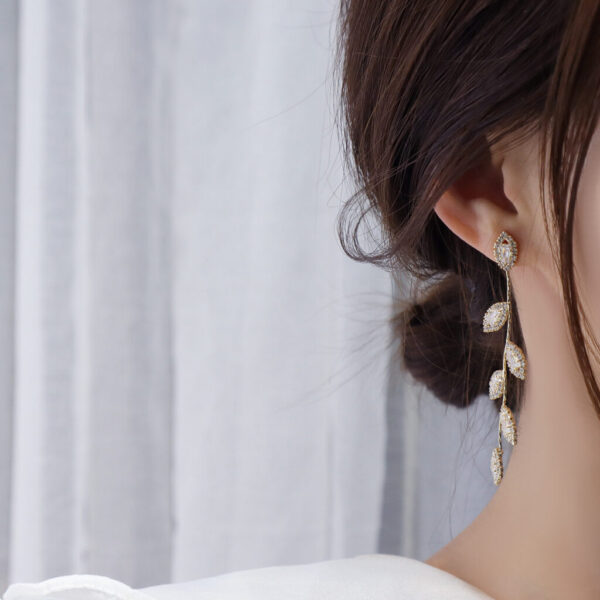 Zircon Temperament Pearl Chain Back Hanging Type Two Ear Bone Clip Earrings - Image 9