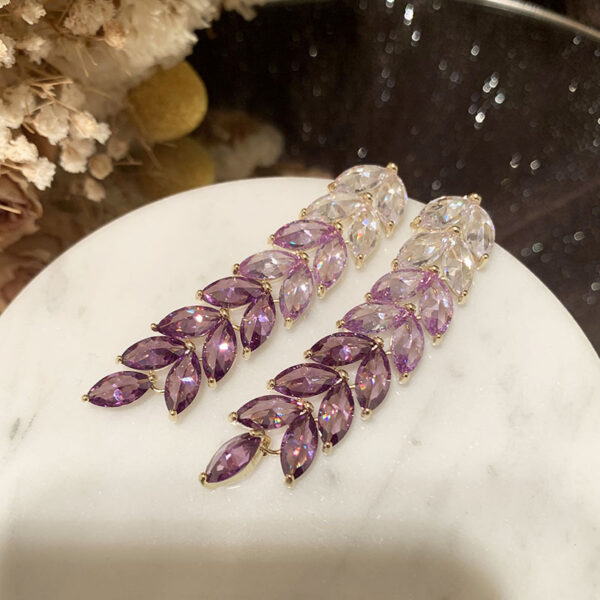 Long Transparent Purple Gradient Ear Earrings - Image 4