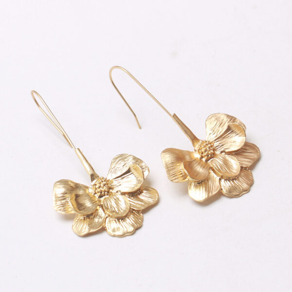 Minimalist Cold Wind Exaggerated Matte Metal Earrings - Image 5