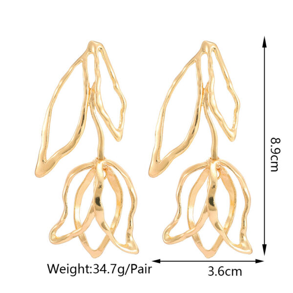 Fashion Geometric Metal Leaf Earrings Female - Image 3
