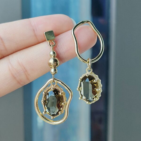 Geometric Simple Metal Earrings - Image 5
