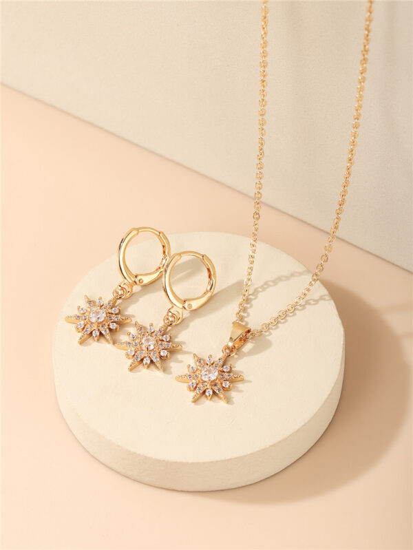 Simple Geometric Personality Metal Earrings - Image 3
